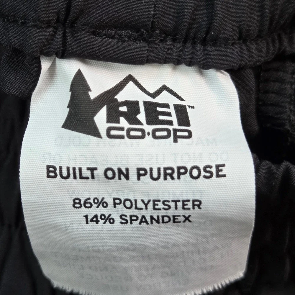 REI Co-op Active Training Shorts Mens M 9 Inseam Pockets Drawstring Black Shorts